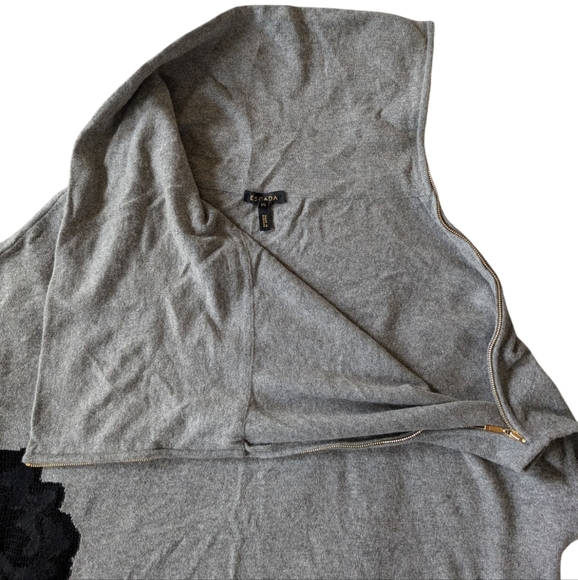 Escada Gray Turtleneck Sleeveless Sweater with Black Floral Applique sz M - Picture 5 of 8